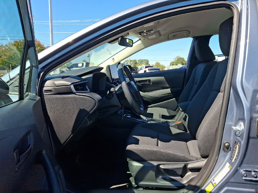 Used 2026 Toyota Corolla LE FWD image 13
