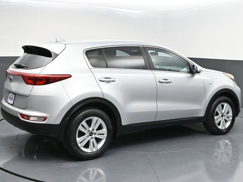 Used 2019 Kia Sportage LX AWD/4WD image 7