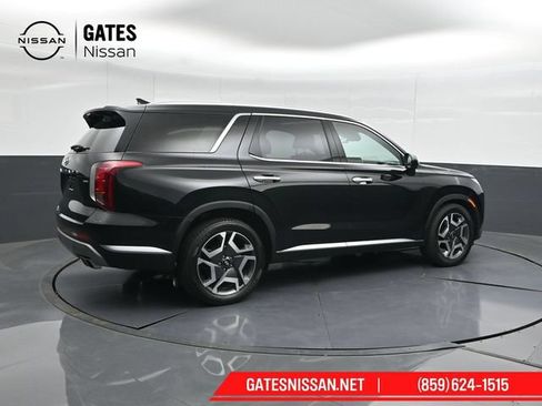 Used 2024 Hyundai Palisade SEL AWD/4WD image 2