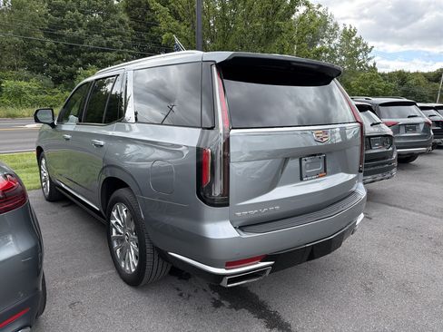 Used 2024 Cadillac Escalade Premium Luxury w/ Performance Package AWD/4WD image 5