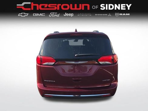 Used 2017 Chrysler Pacifica Limited w/ UConnect Theater Package FWD image 6