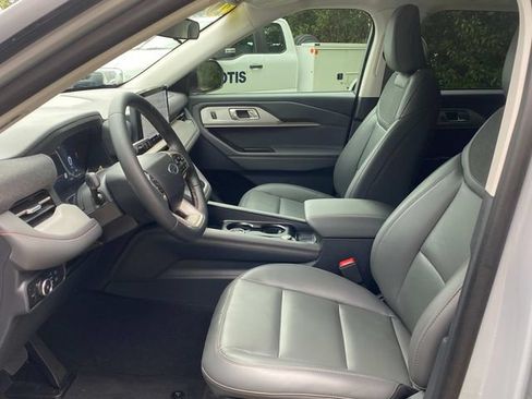 Used 2026 Ford Explorer Active w/ Active Comfort Package AWD/4WD image 11