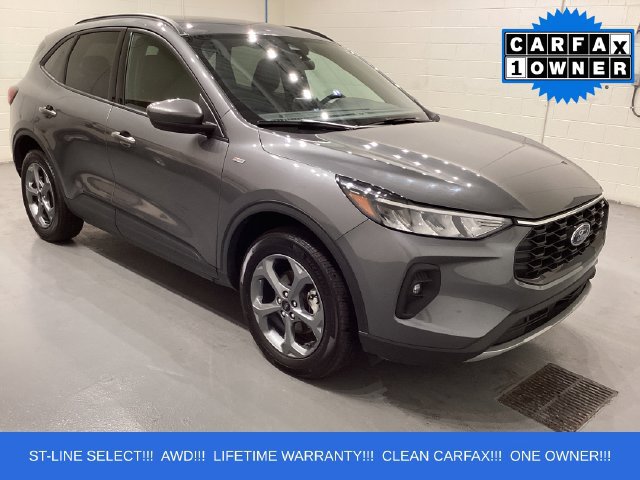 Used 2025 Ford Escape ST-Line Select AWD/4WD image 1