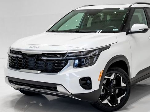 Certified 2024 Kia Seltos EX AWD/4WD image 2