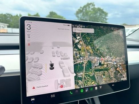 Used 2025 Tesla Model Y Long Range RWD image 34