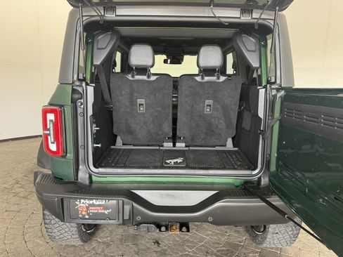 Used 2023 Ford Bronco Badlands w/ Sasquatch Package AWD/4WD image 7
