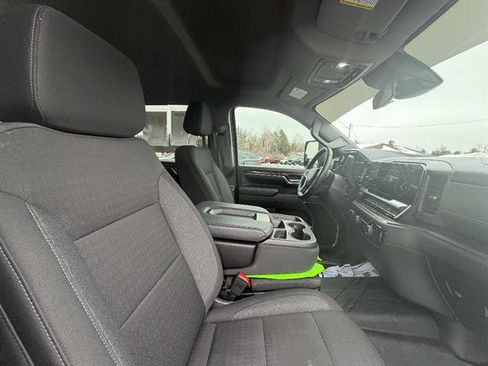 Used 2024 Chevrolet Silverado 2500 LT w/ Z71 Off-Road Package image 19