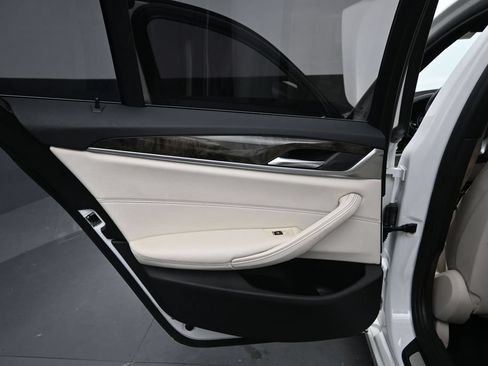 Used 2019 BMW 530e w/ Convenience Package RWD image 28