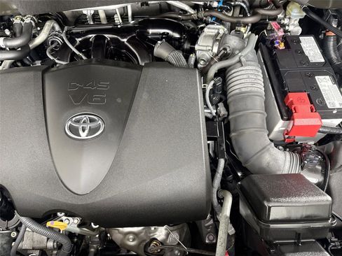 Used 2022 Toyota Highlander Platinum FWD image 46