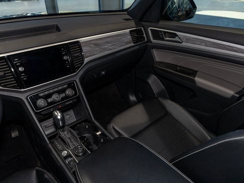 Used 2023 Volkswagen Atlas Cross Sport SE image 33