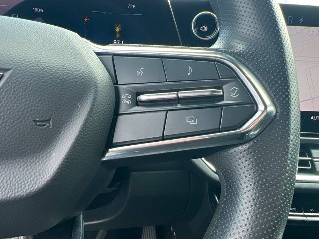 Used 2025 Chevrolet Equinox EV LT FWD image 15