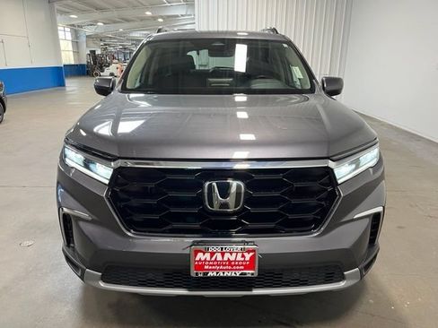 Used 2024 Honda Pilot Touring image 8