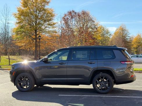 New 2025 Jeep Grand Cherokee L Limited image 10