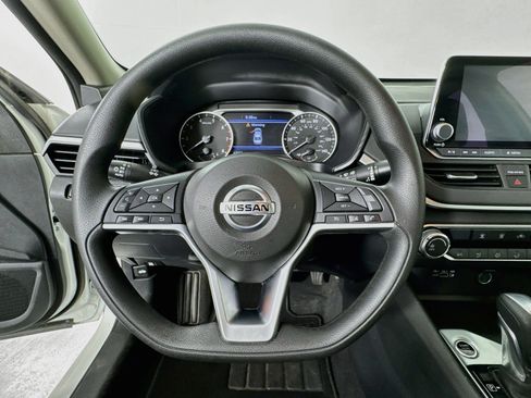 Used 2022 Nissan Altima 2.5 SV AWD/4WD image 11