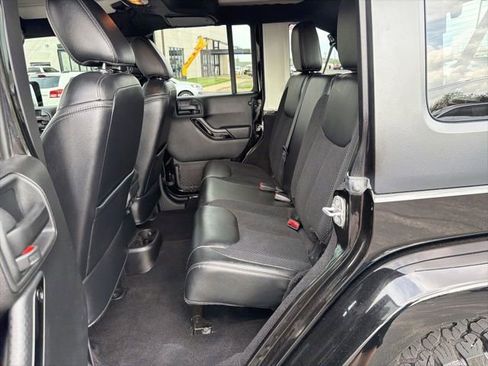 Used 2017 Jeep Wrangler Unlimited Sahara AWD/4WD image 20