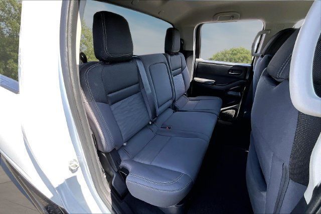 Certified 2023 Nissan Frontier SV w/ Tow Package RWD image 25