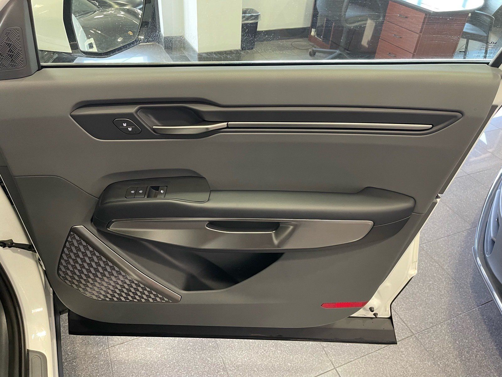Used 2024 Kia EV9 Light RWD image 39
