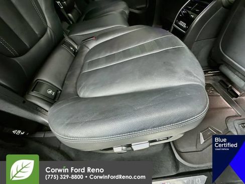 Used 2020 BMW X7 M50i w/ Dynamic Handling Package AWD/4WD image 34