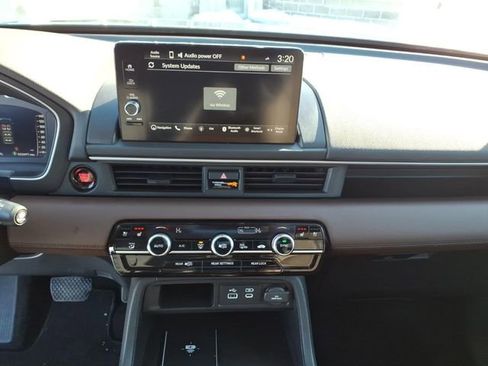 Used 2023 Honda Pilot Elite image 11