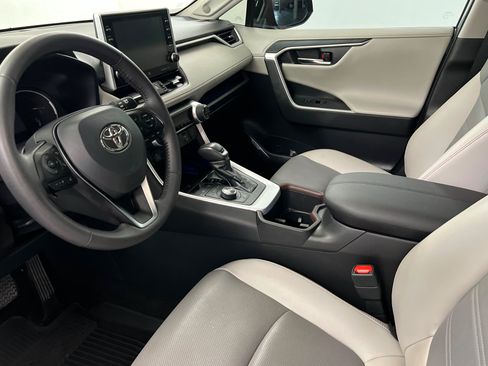 Used 2022 Toyota RAV4 Limited AWD/4WD image 16