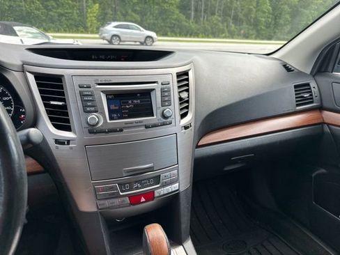 Used 2013 Subaru Outback 2.5i Limited w/ Moonroof Pkg AWD/4WD image 15