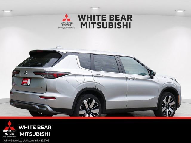 Used 2025 Mitsubishi Outlander SE AWD/4WD image 5