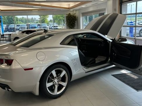 Used 2011 Chevrolet Camaro SS w/ RS Package RWD image 6