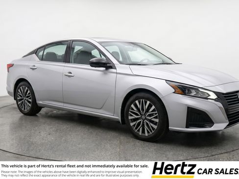 Used 2025 Nissan Altima 2.5 SV FWD image 1