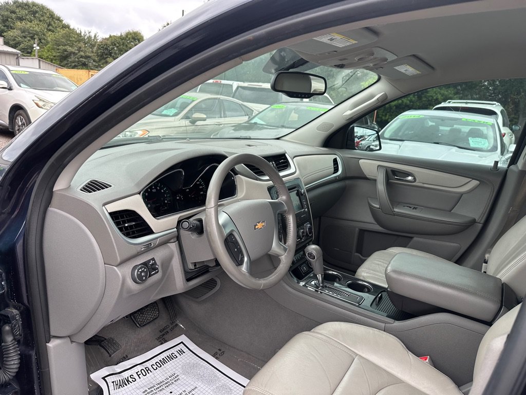 Used 2016 Chevrolet Traverse LT FWD image 7