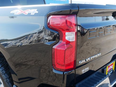 Used 2022 Chevrolet Silverado 1500 LTZ image 17