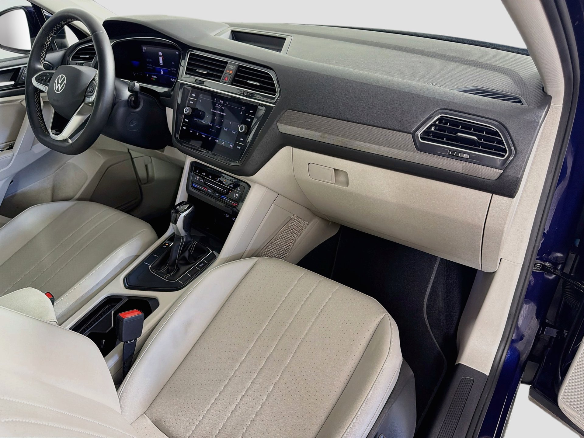 Used 2022 Volkswagen Tiguan SE FWD image 26