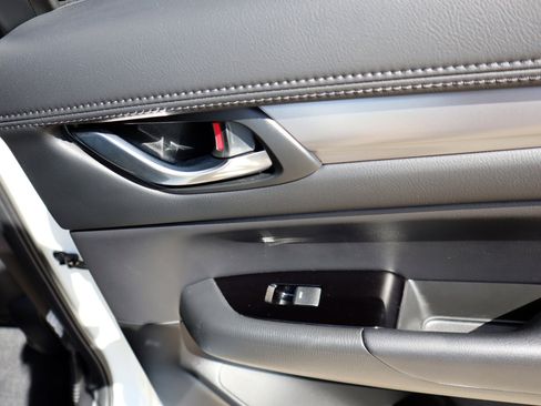 Used 2019 MAZDA CX-5 Touring image 34