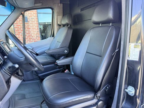 Used 2013 Mercedes-Benz Sprinter 2500 image 12