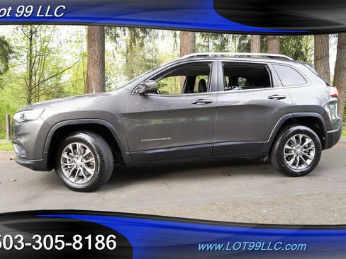 Used 2019 Jeep Cherokee Latitude Plus w/ Cold Weather Group AWD/4WD image 5