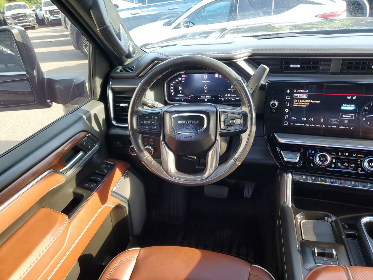 Used 2024 GMC Sierra 3500 Denali Ultimate AWD/4WD image 13