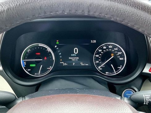 Used 2022 Toyota Sienna Platinum image 12