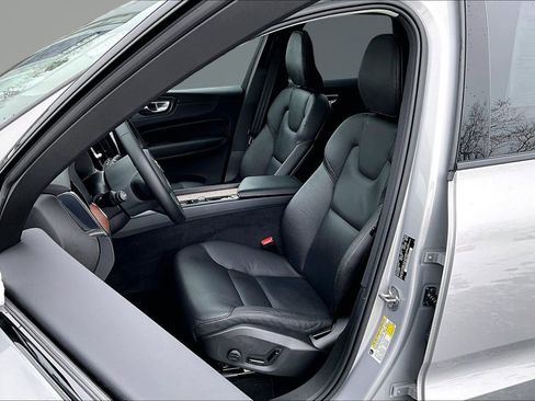 Certified 2023 Volvo XC60 B5 Plus w/ Protection Package Premier image 20