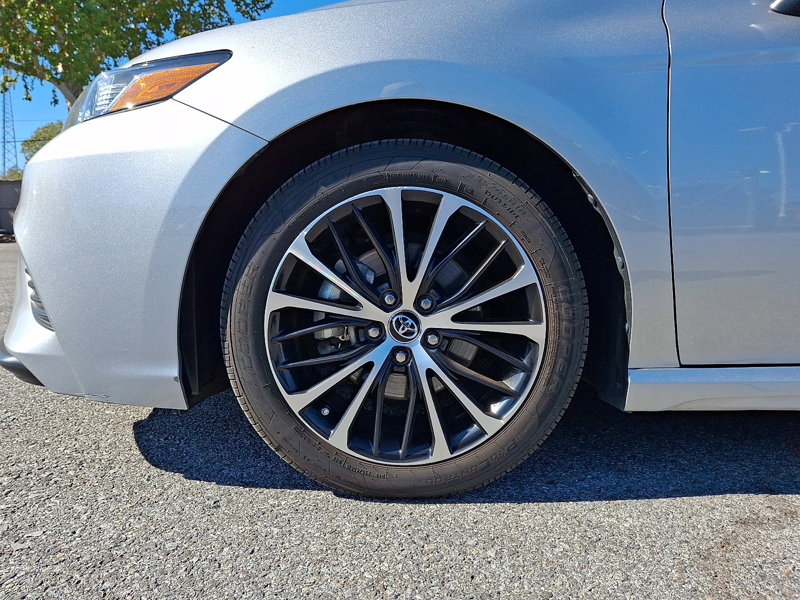 Used 2019 Toyota Camry SE w/ Protection Package (Q2) FWD image 9