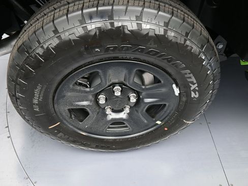 Used 2025 Jeep Wrangler Sport image 32