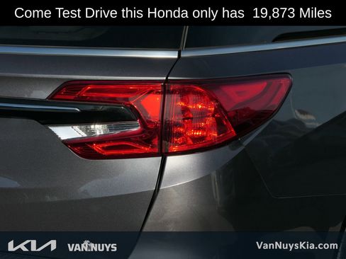 Used 2023 Honda Odyssey EX-L image 3