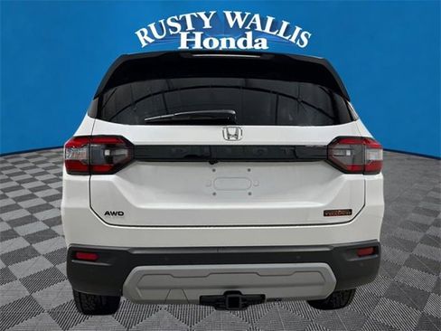 New 2025 Honda Pilot TrailSport image 4