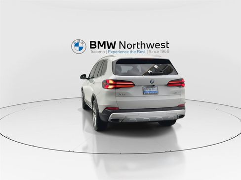 Used 2024 BMW X5 xDrive40i w/ Premium Package image 13