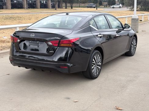 Used 2024 Nissan Altima 2.5 SV AWD/4WD image 4