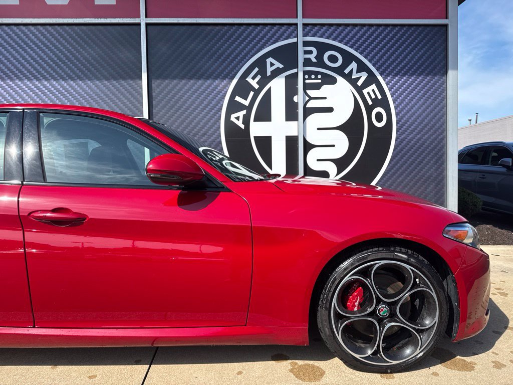 Used 2021 Alfa Romeo Giulia Ti Sport AWD/4WD image 3