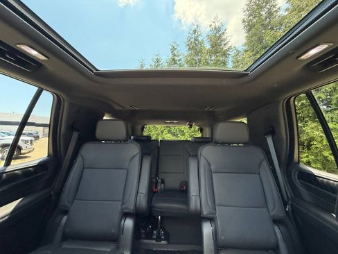 Used 2023 GMC Yukon Denali w/ Denali Reserve Package AWD/4WD image 3