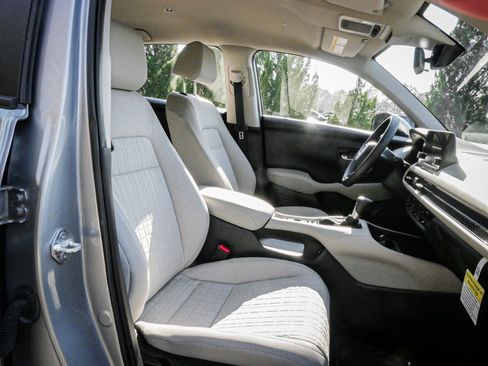 Certified 2025 Honda HR-V LX image 31