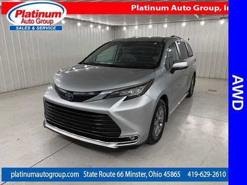 Used 2023 Toyota Sienna XLE AWD/4WD image 1