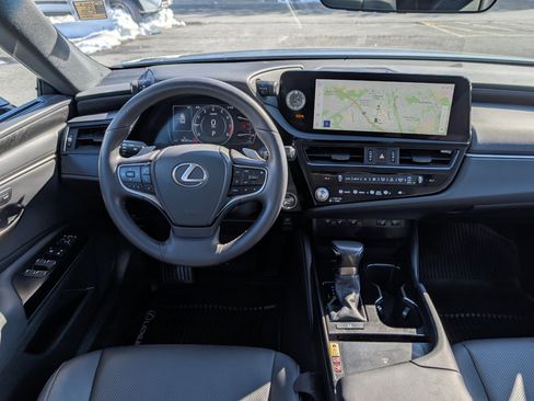 Certified 2023 Lexus ES 350 w/ Premium Package image 17