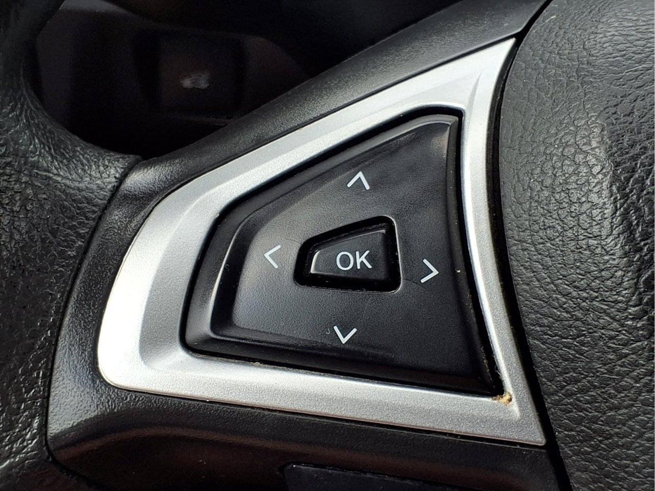 Used 2015 Ford Fusion SE FWD image 23