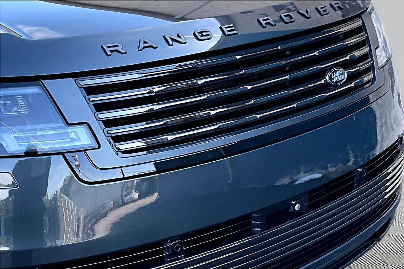 Used 2023 Land Rover Range Rover SV AWD/4WD image 30